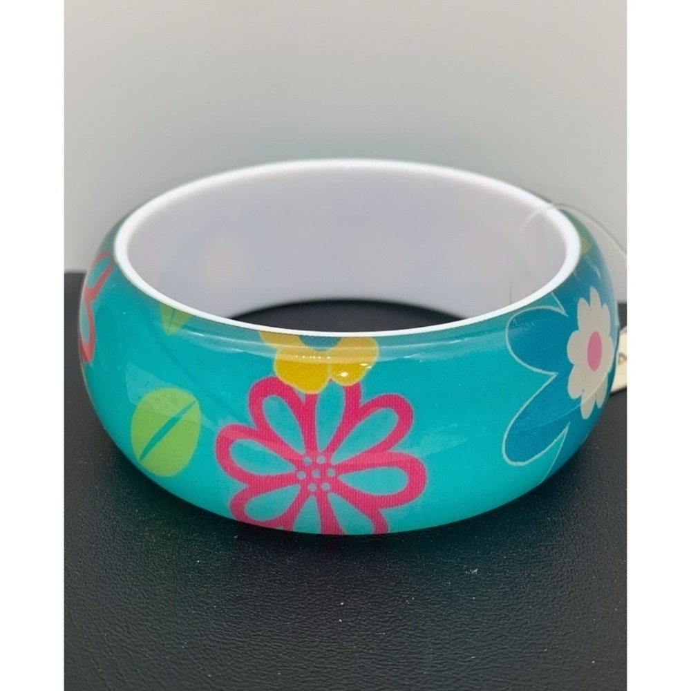 NWT Chunky Acrylic /Resin Turquoise Colored Flower Bangle Bracelet